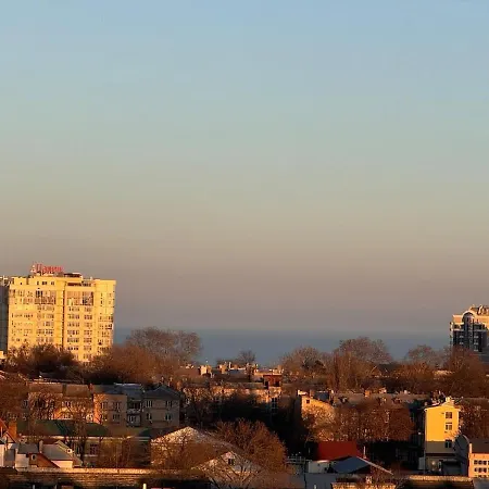 студия с видом на море возле клубный дом аполлон 5 мин от жд вокзала Odesa